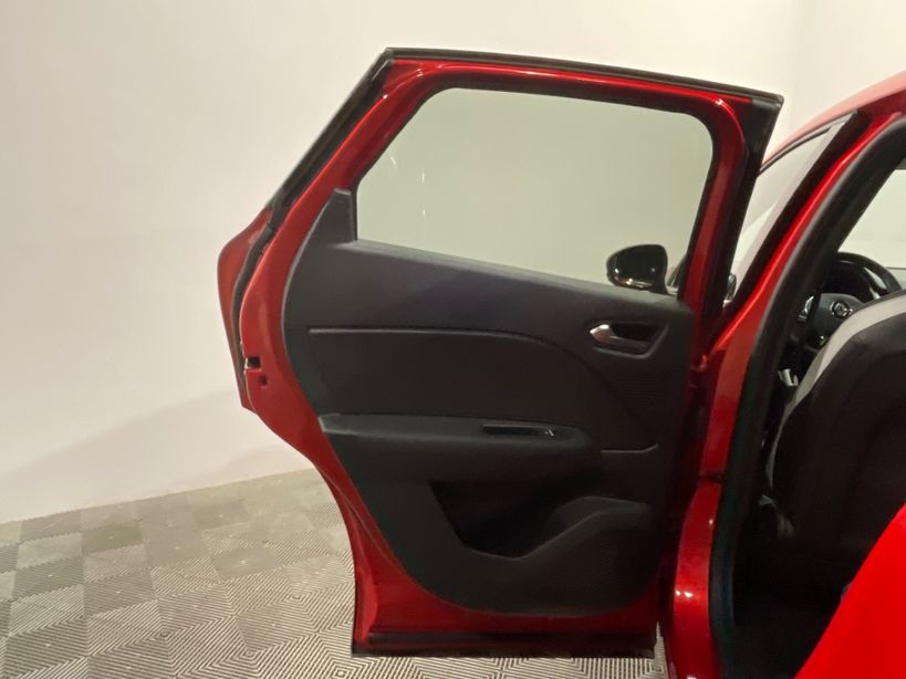 RENAULT CAPTUR 2023 - Photo n°37