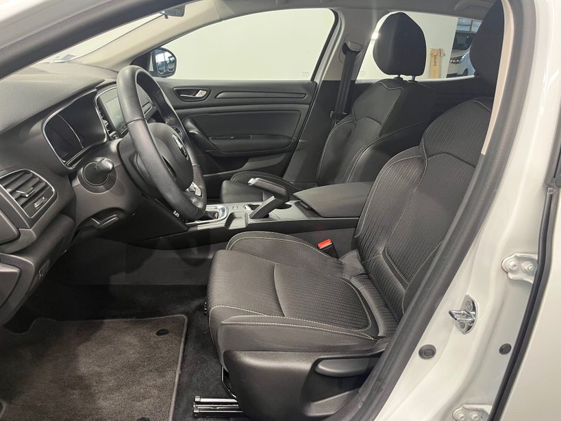 RENAULT MEGANE IV BERLINE BUSINESS 2020 - Photo n°35