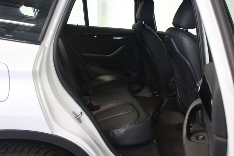BMW X1 F48 2016 - Photo n°11
