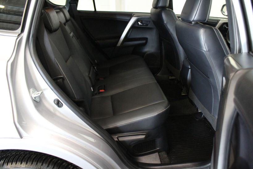 TOYOTA RAV4 HYBRIDE 2018 - Photo n°9