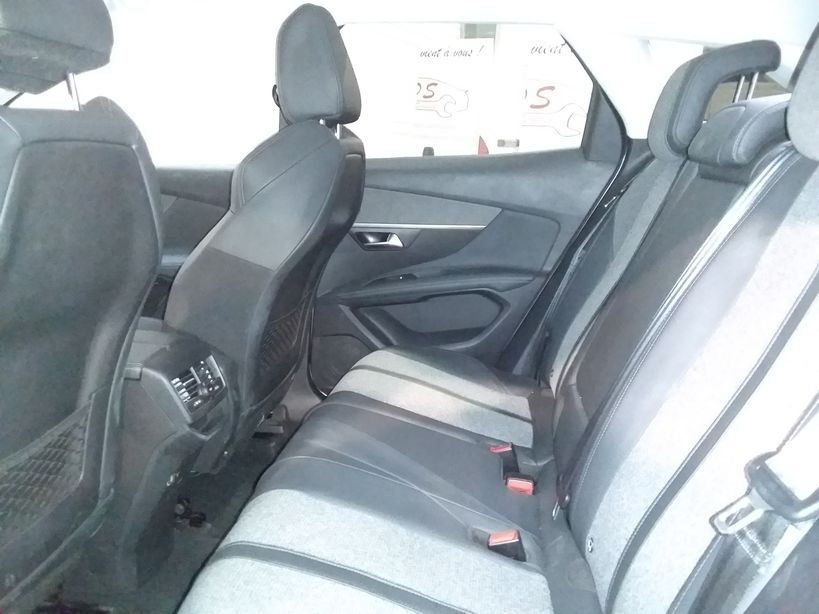 PEUGEOT 3008 2019 - Photo n°8