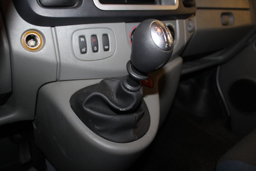 RENAULT TRAFIC II PASSENGER 2013 - Photo n°13