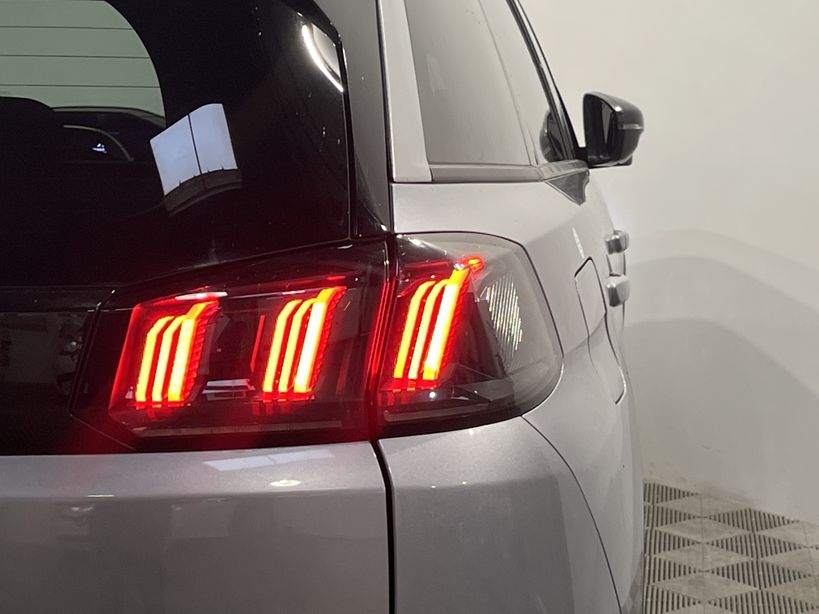 PEUGEOT 5008 2023 - Photo n°8
