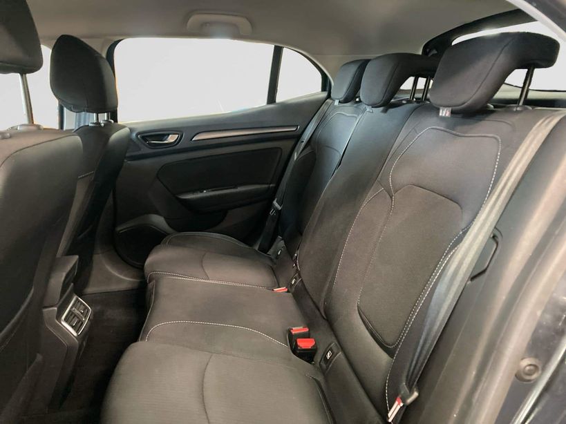 RENAULT MEGANE IV BERLINE 2022 - Photo n°12