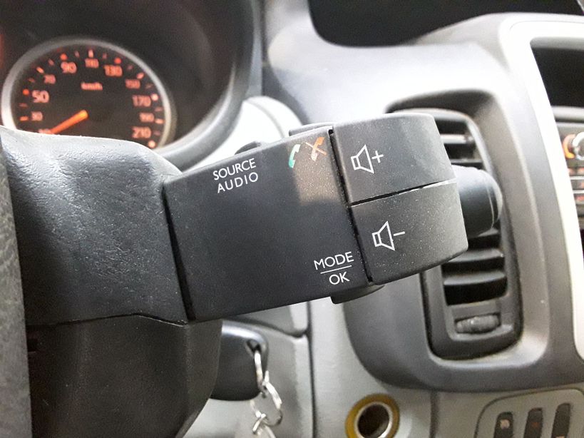RENAULT TRAFIC II PASSENGER 2013 - Photo n°12