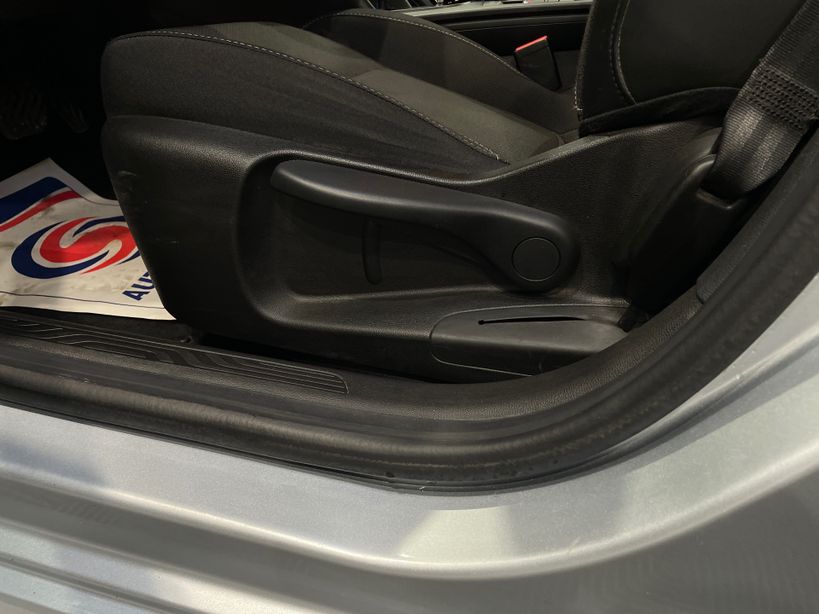 RENAULT MEGANE IV BERLINE 2021 - Photo n°34
