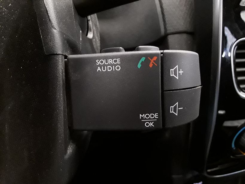 RENAULT CLIO IV ESTATE 2017 - Photo n°25