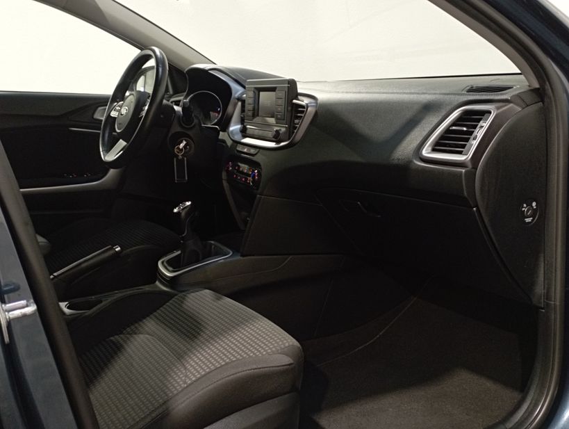 KIA CEED SW 2020 - Photo n°11