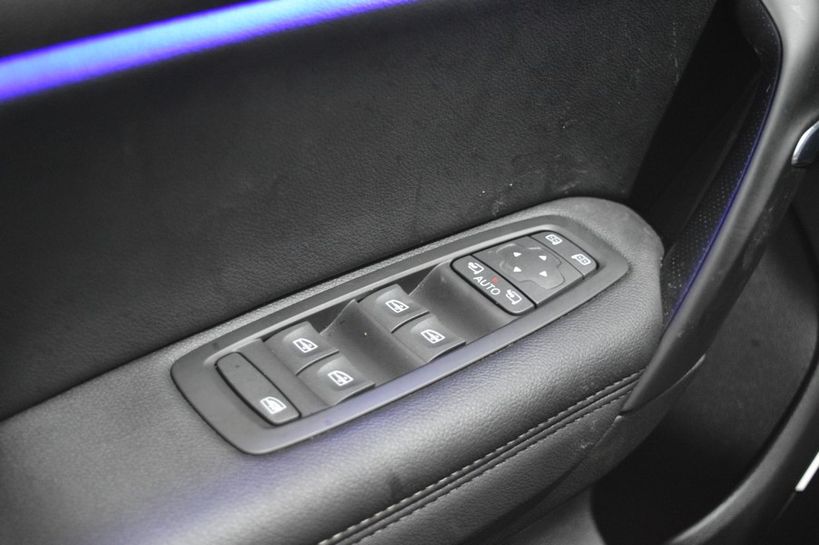 RENAULT MEGANE IV ESTATE 2019 - Photo n°9