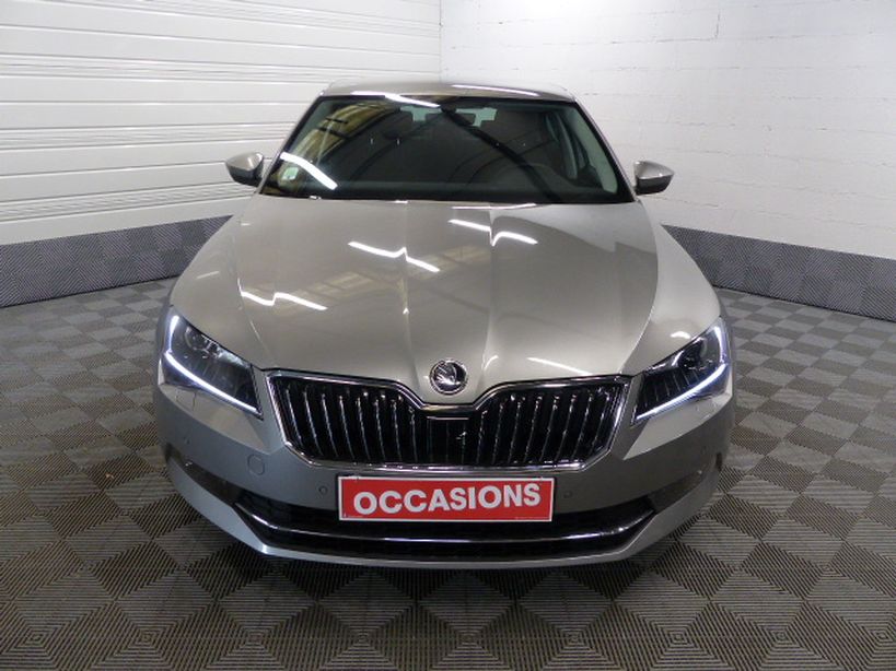 SKODA SUPERB 2016 - Photo n°2