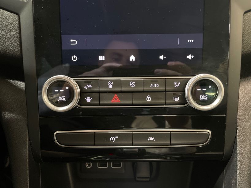 RENAULT MEGANE IV BERLINE 2023 - Photo n°19