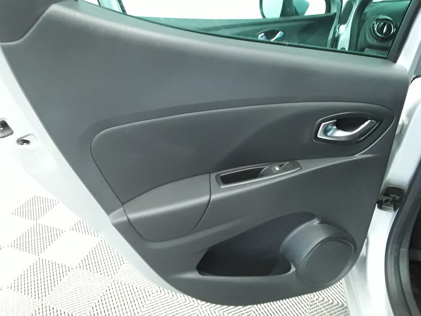 RENAULT CLIO IV 2017 - Photo n°11
