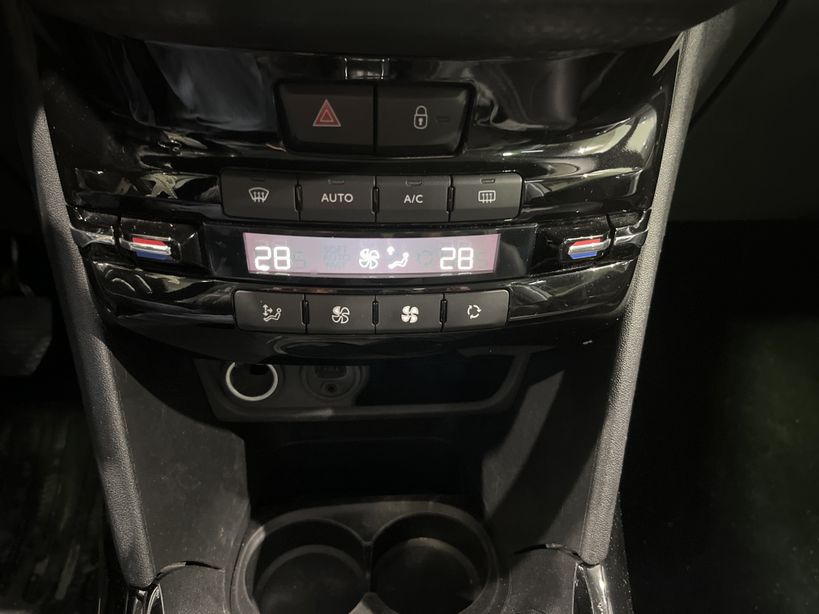 PEUGEOT 2008 2018 - Photo n°16