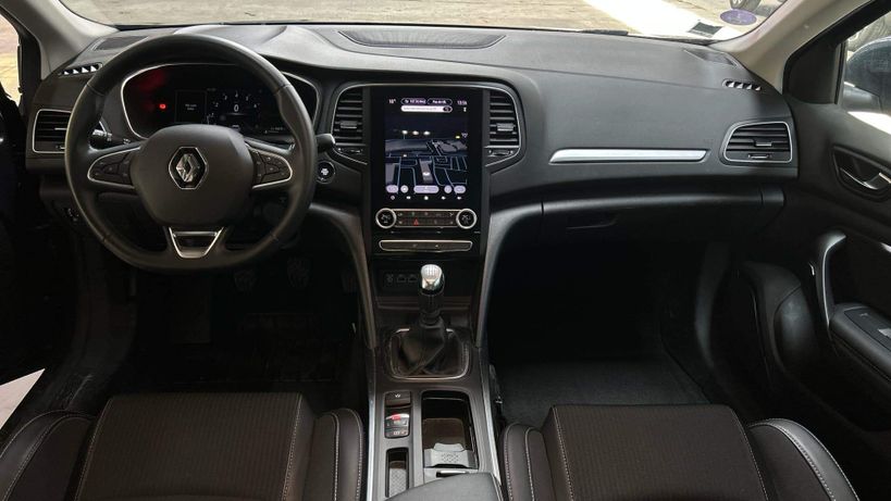 RENAULT MEGANE IV BERLINE 2022 - Photo n°10
