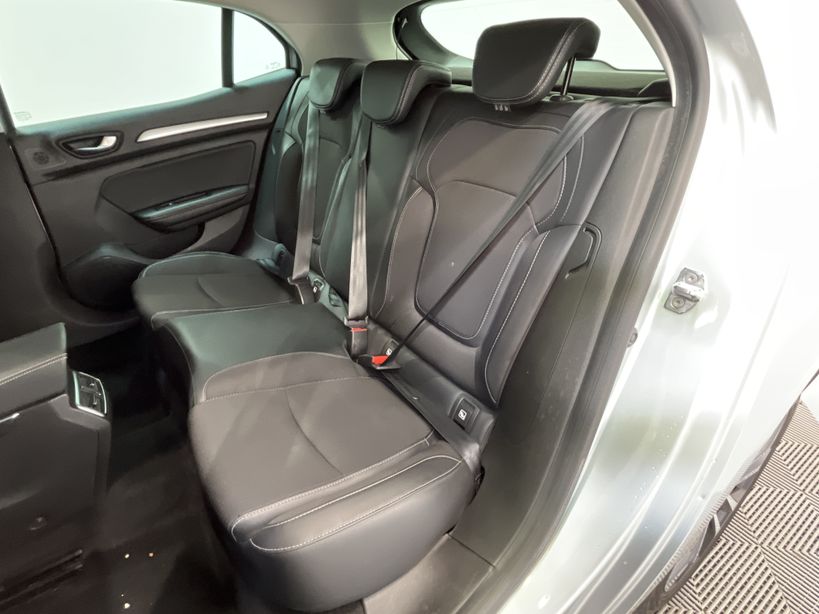 RENAULT MEGANE IV BERLINE 2021 - Photo n°10
