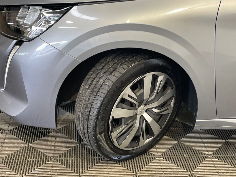 PEUGEOT 208 2023 - Photo n°15