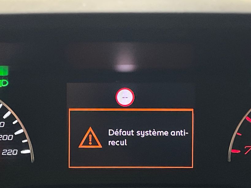 PEUGEOT 208 2023 - Photo n°1