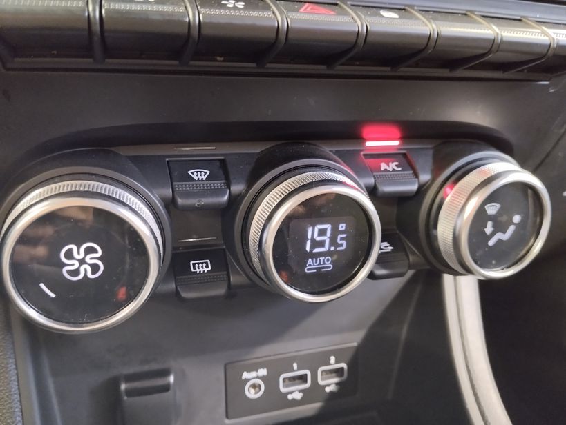 RENAULT CAPTUR 2022 - Photo n°31