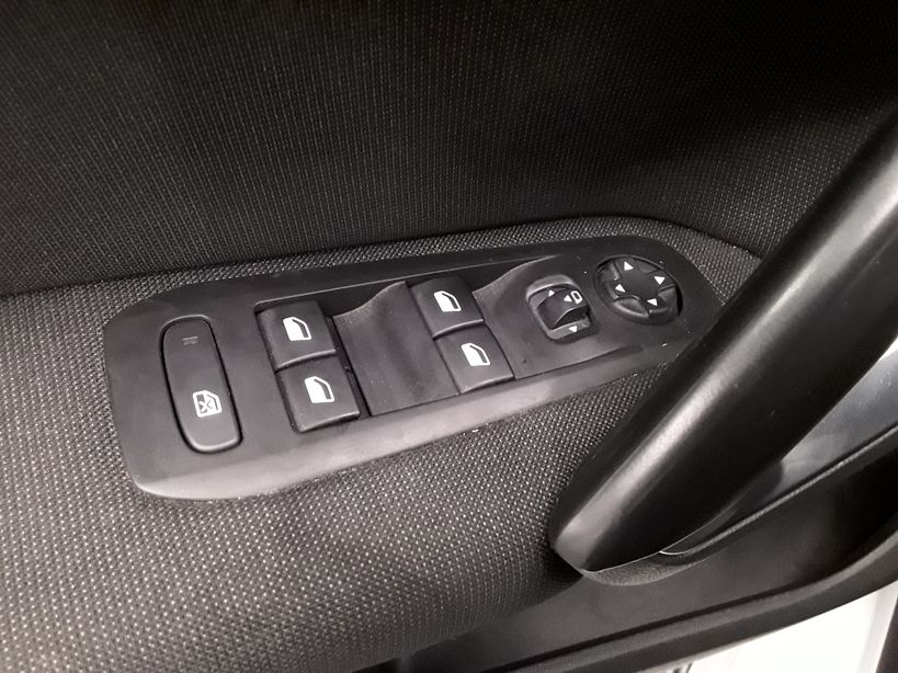 PEUGEOT 308 2018 - Photo n°17