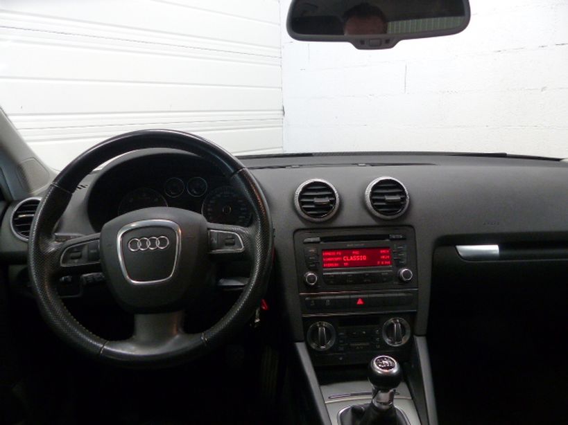 AUDI A3 SPORTBACK 2010 - Photo n°8