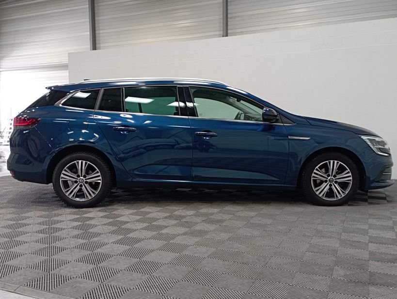 RENAULT MEGANE IV ESTATE 2021 - Photo n°10