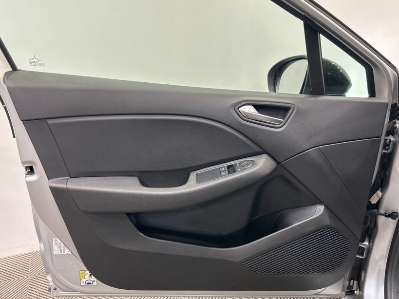 RENAULT CLIO V 2023 - Photo n°26