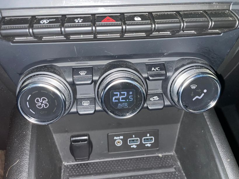 RENAULT CAPTUR 2022 - Photo n°25