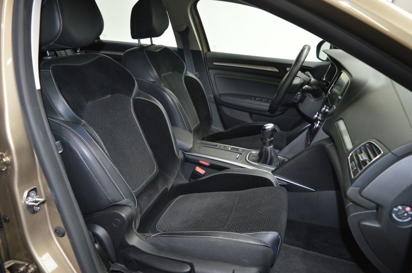 RENAULT MEGANE IV ESTATE 2019 - Photo n°10