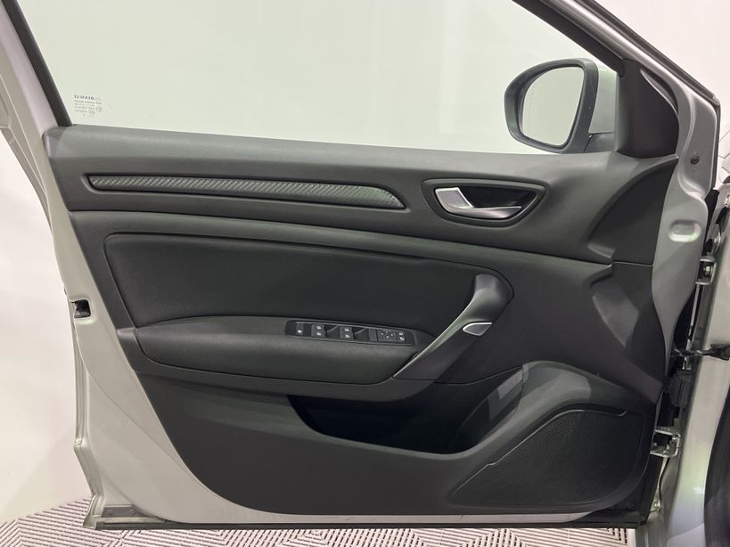 RENAULT MEGANE IV ESTATE 2019 - Photo n°33