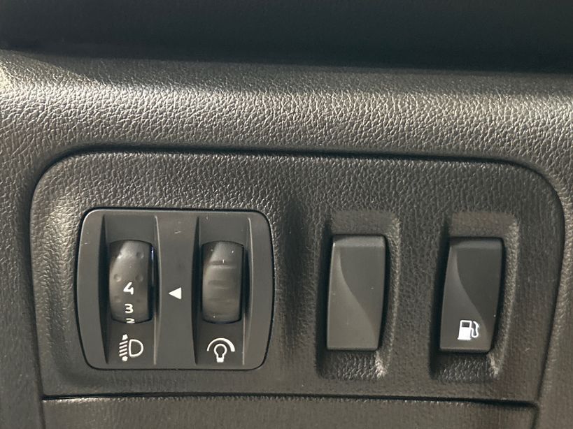 RENAULT MEGANE IV BERLINE 2023 - Photo n°33