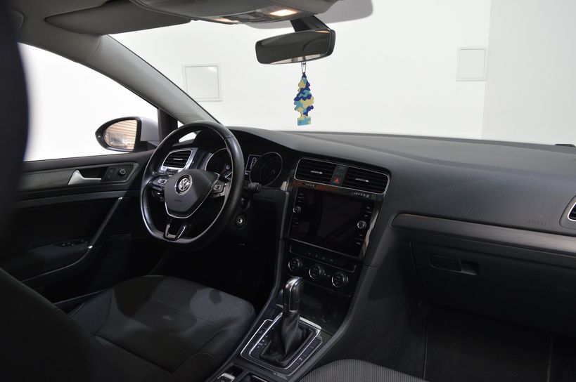 VOLKSWAGEN GOLF SW 2018 - Photo n°9