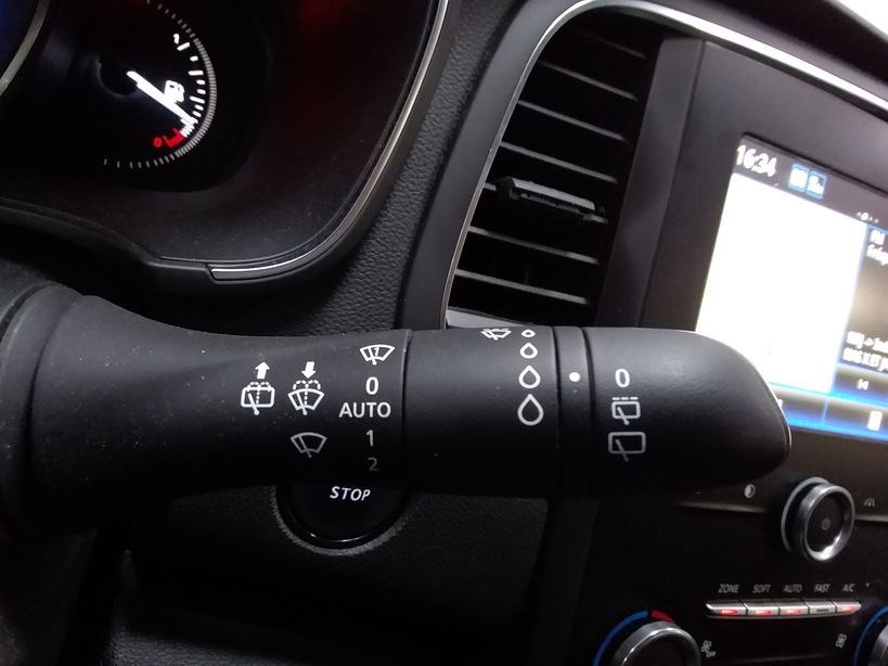 RENAULT MEGANE IV ESTATE 2019 - Photo n°23
