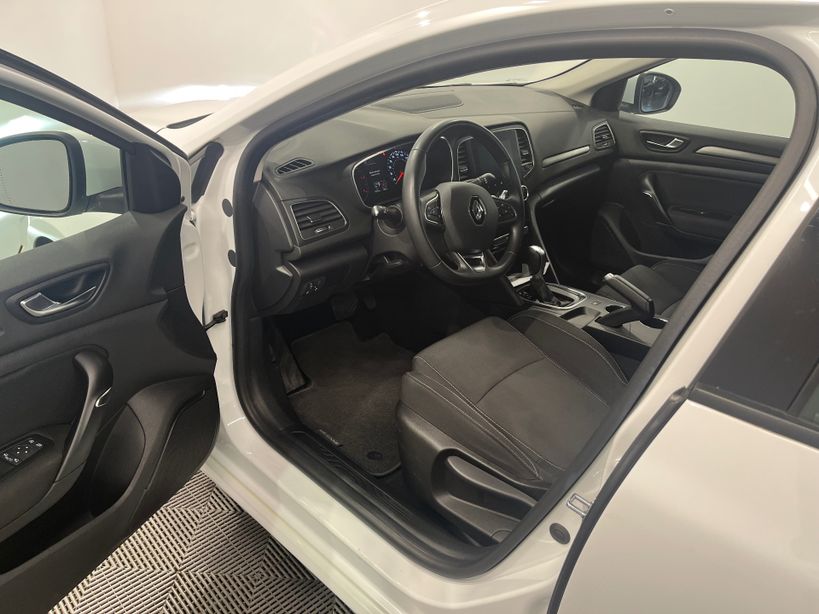 RENAULT MEGANE IV BERLINE 2022 - Photo n°15