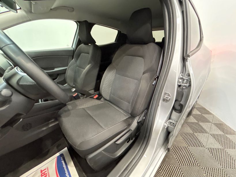 RENAULT CLIO V 2023 - Photo n°9