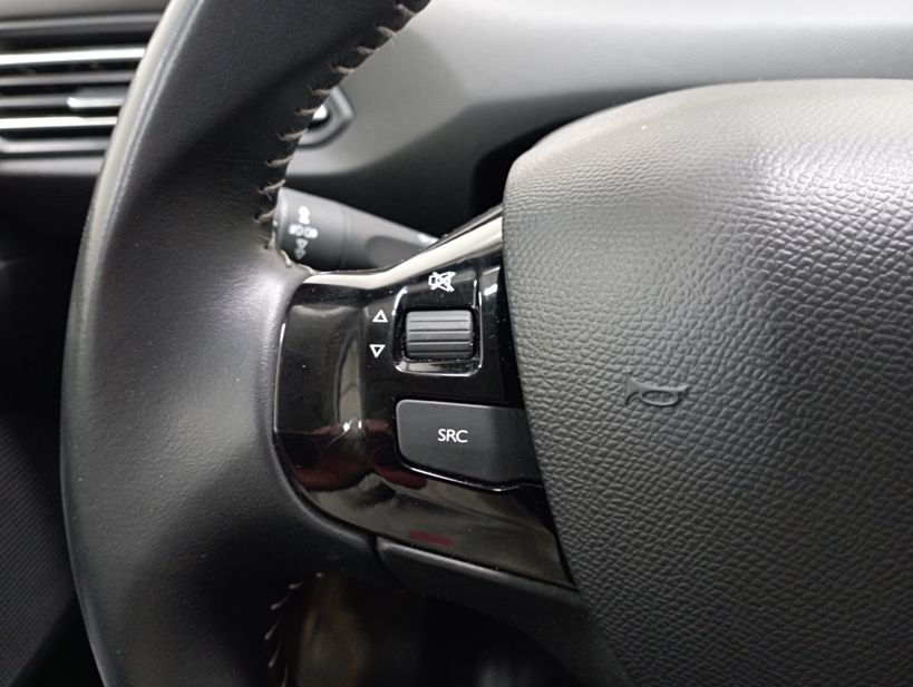 PEUGEOT 308 2020 - Photo n°24