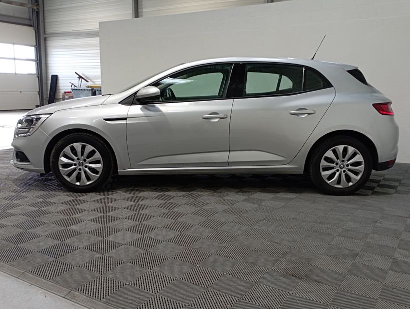 RENAULT MEGANE IV BERLINE 2017 - Photo n°4