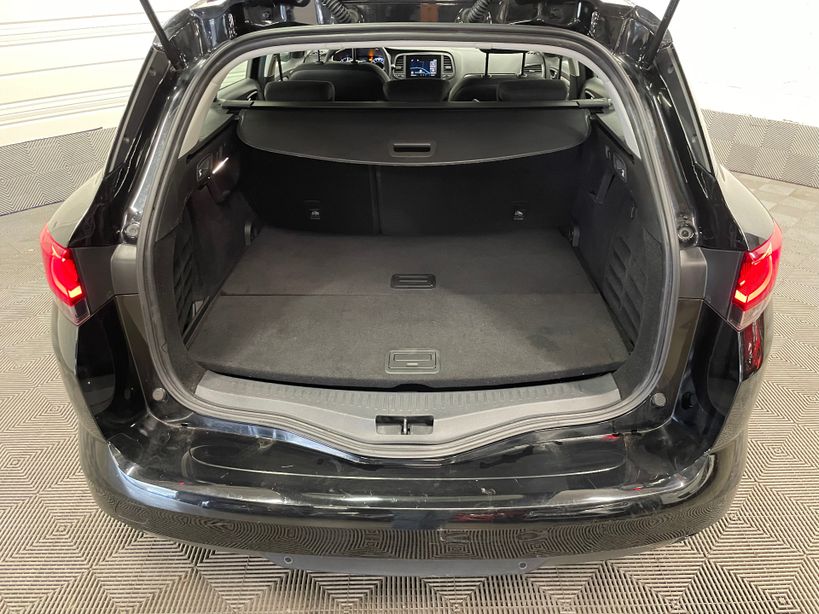 RENAULT MEGANE IV ESTATE 2022 - Photo n°9