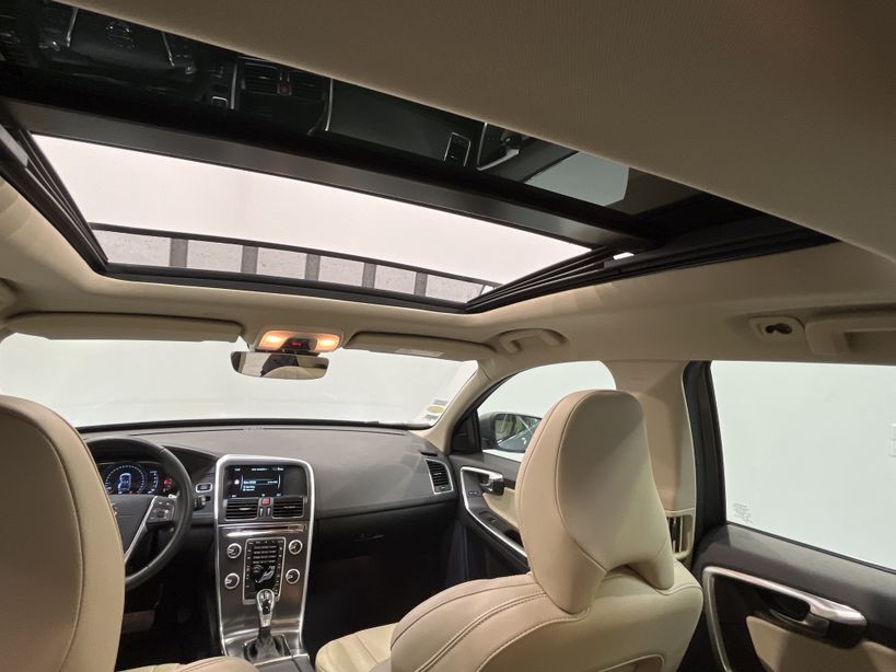 VOLVO XC60 2016 - Photo n°44