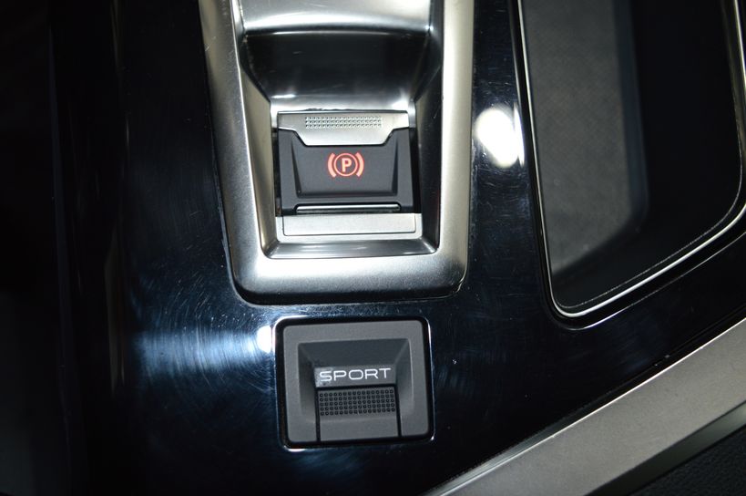 PEUGEOT 3008 2019 - Photo n°31