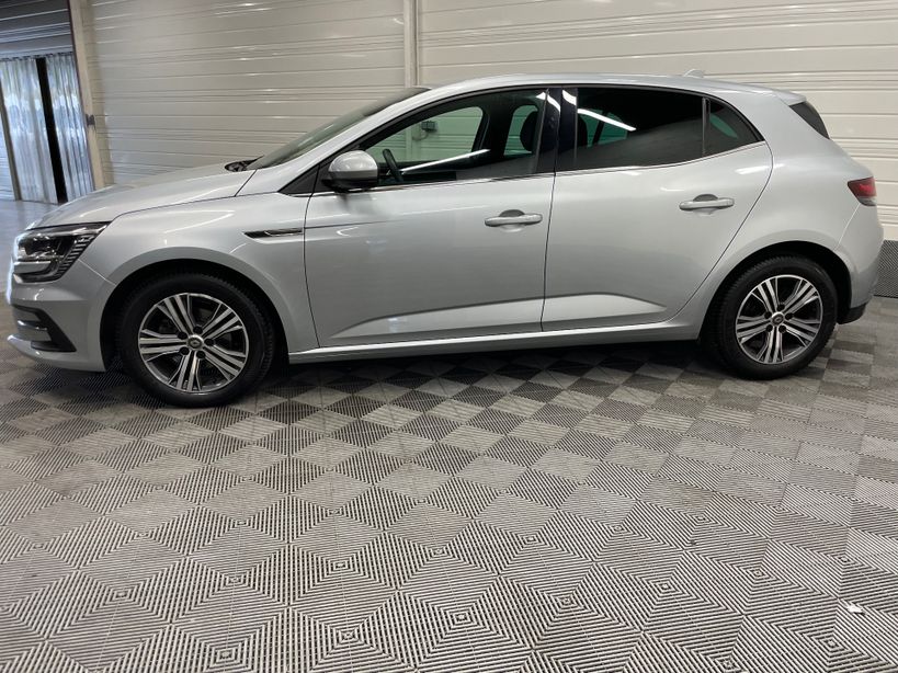 RENAULT MEGANE IV BERLINE 2022 - Photo n°4