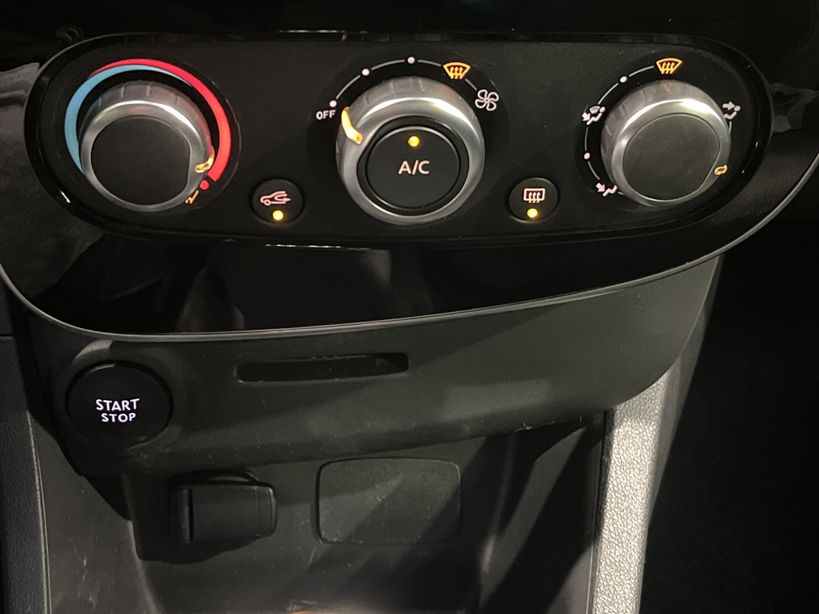RENAULT CLIO IV 2019 - Photo n°16