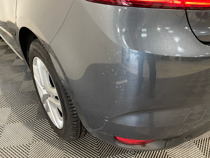 RENAULT MEGANE IV BERLINE BUSINESS 2020 - Photo n°6