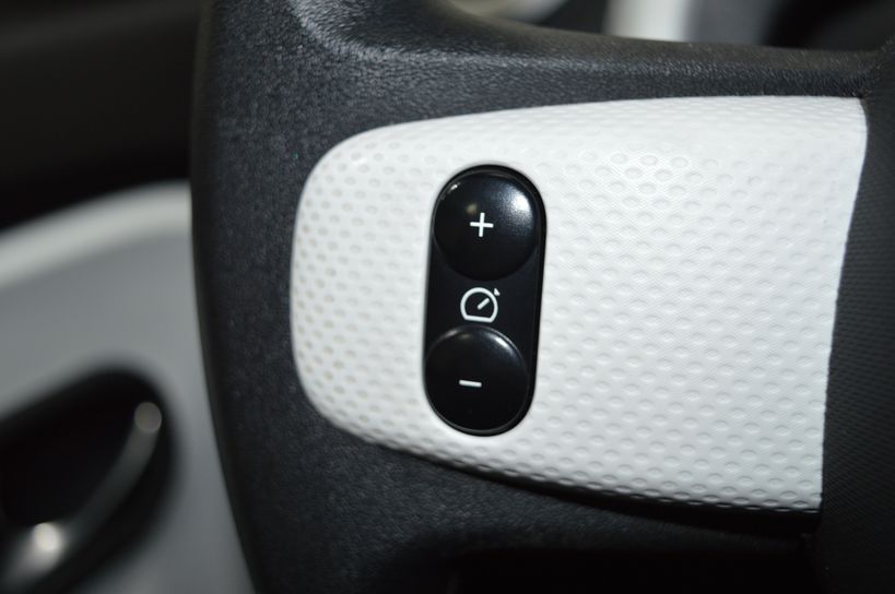 RENAULT TWINGO III 2015 - Photo n°24