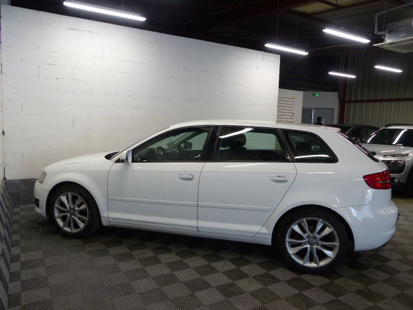 AUDI A3 SPORTBACK 2010 - Photo n°14