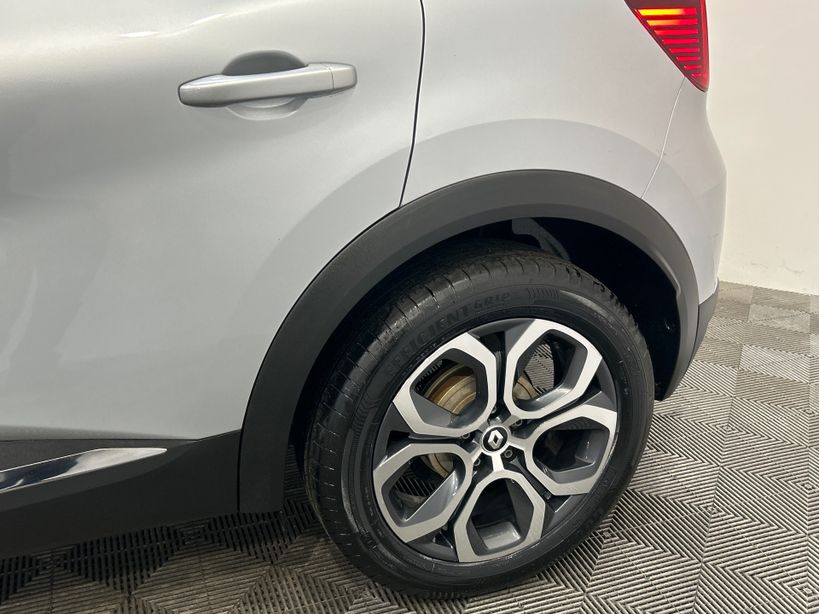 RENAULT CAPTUR 2022 - Photo n°11