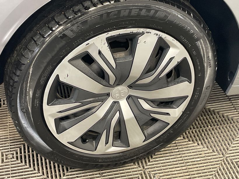 PEUGEOT 208 2023 - Photo n°7