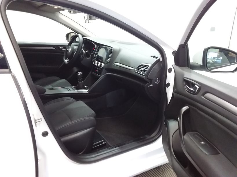RENAULT MEGANE IV BERLINE 2023 - Photo n°7