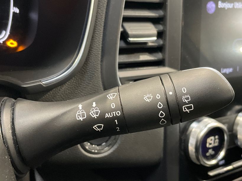 RENAULT MEGANE IV BERLINE 2021 - Photo n°29