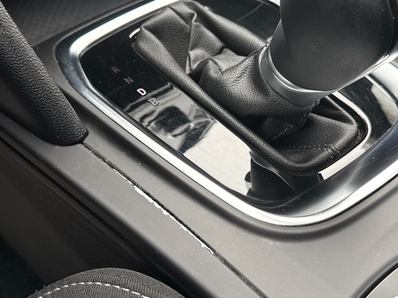 RENAULT MEGANE IV BERLINE 2023 - Photo n°4