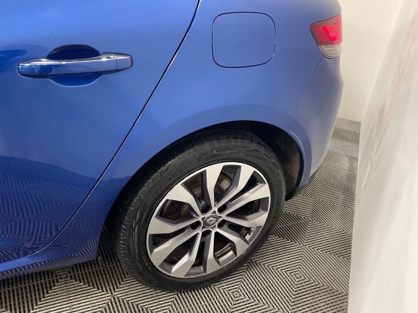 RENAULT MEGANE IV BERLINE 2022 - Photo n°19